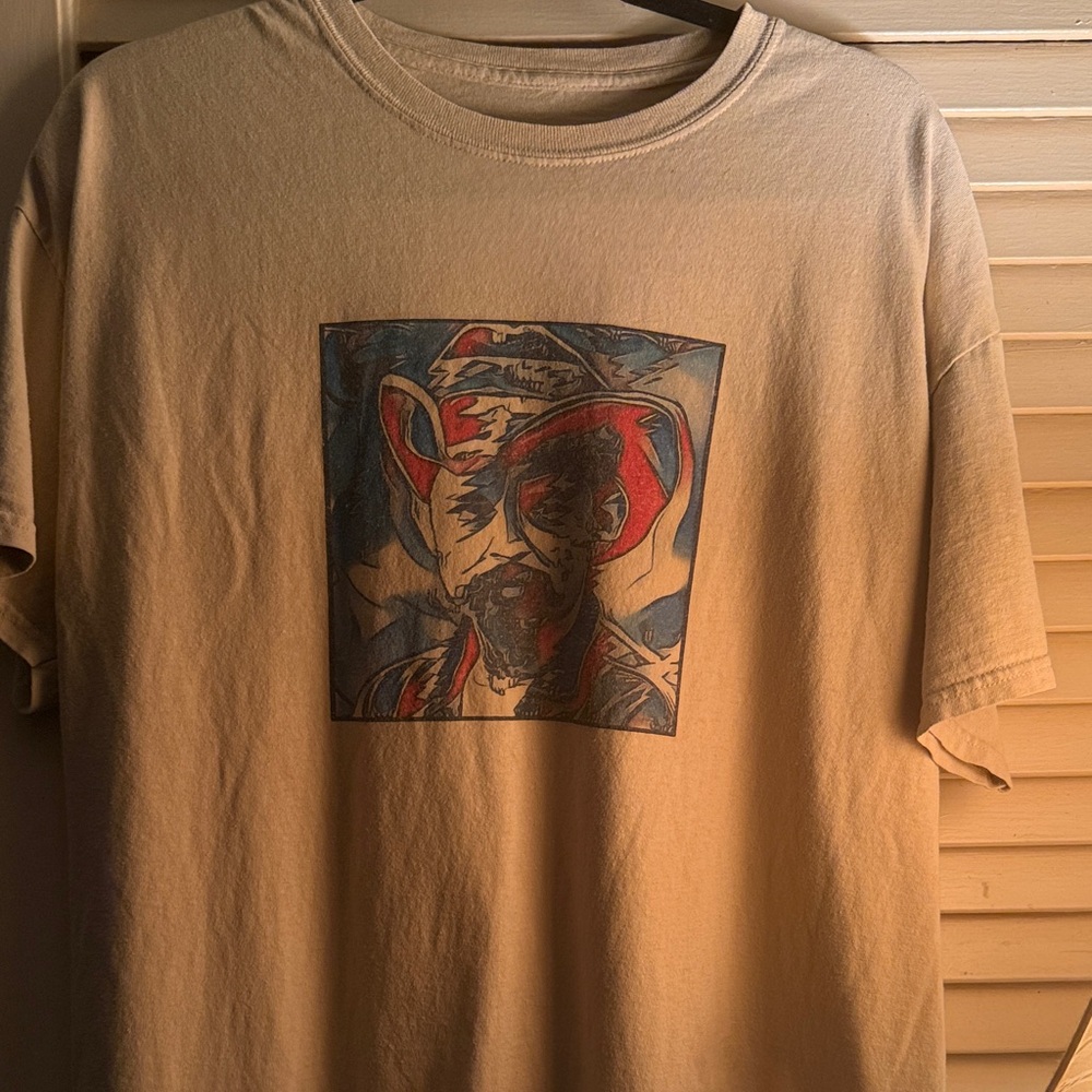 Men's  Short-Sleeve T-Shirt with Ron”PigPen”Mckernan graphic on front W/red,blue